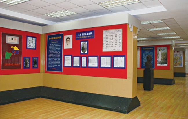 无锡市革命烈士事迹陈列馆展室.jpg