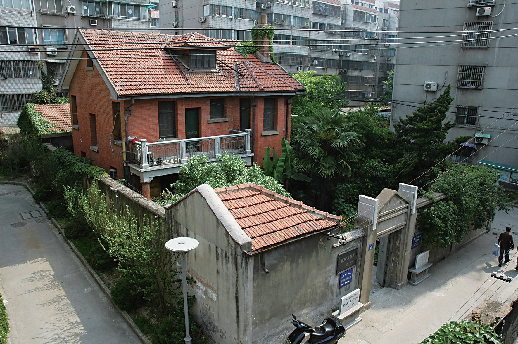 张闻天旧居全景.jpg