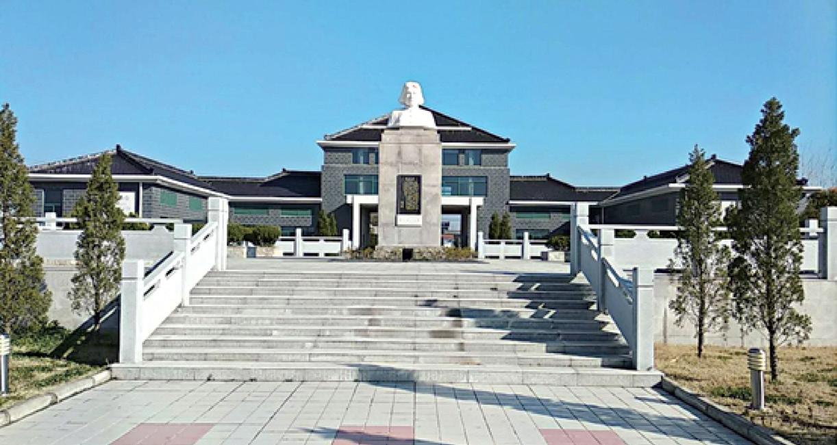 高凤英烈士纪念碑.jpg