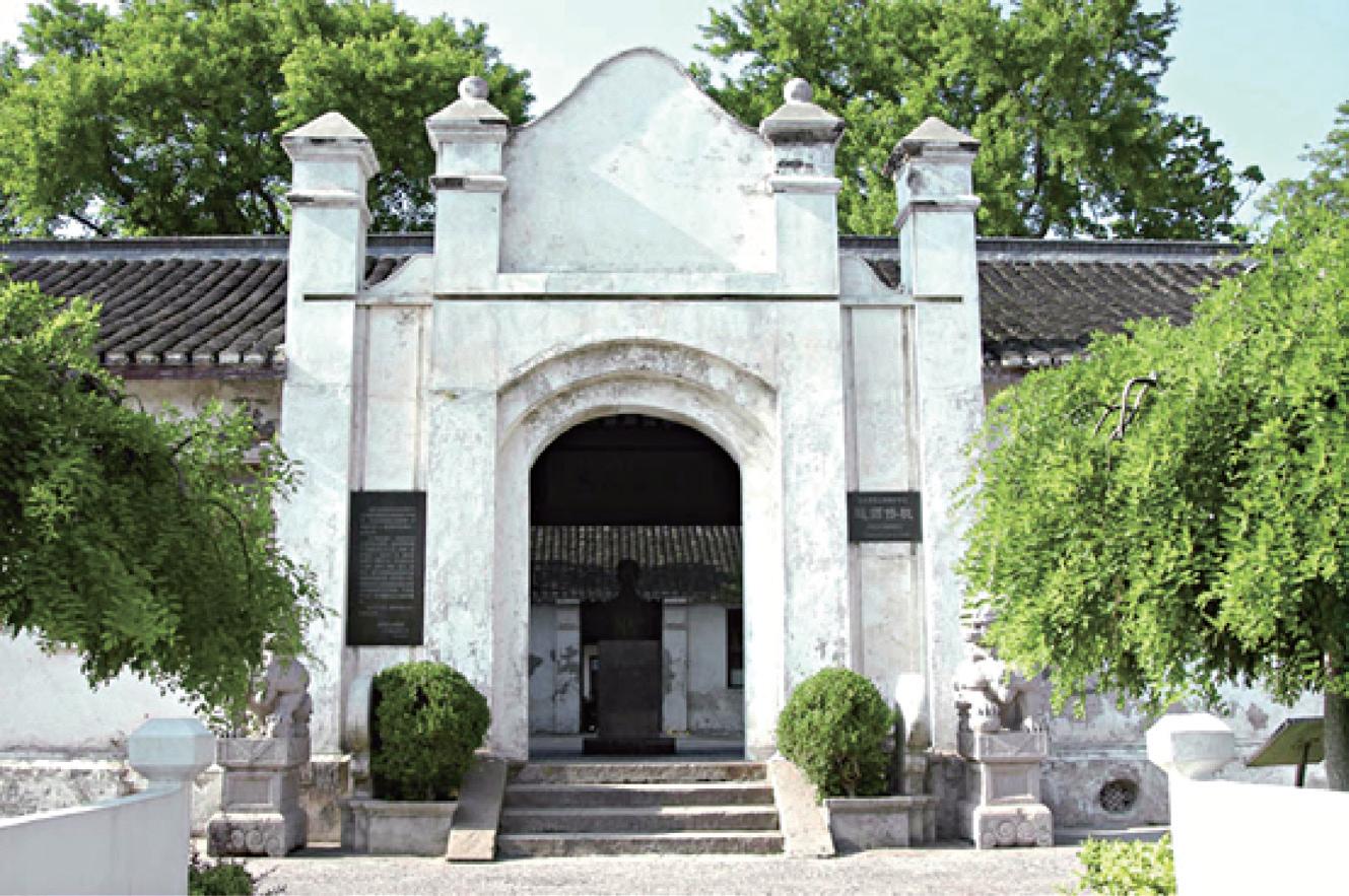 苏北抗大九分校旧址大门.jpg