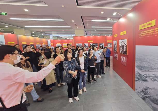 （江苏党史）图片展插图2.jpg