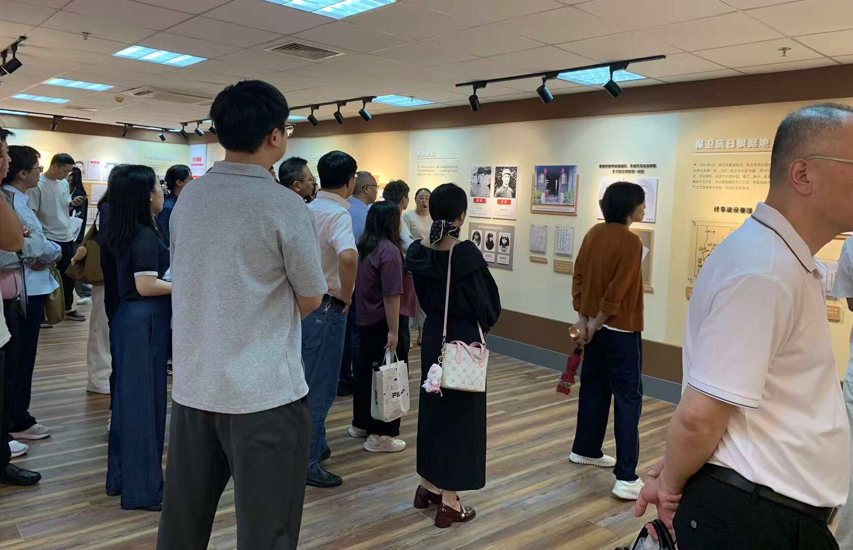 1758854038999197.jpg 81f329d942afd49a8fcc47ee5ef5941.jpg